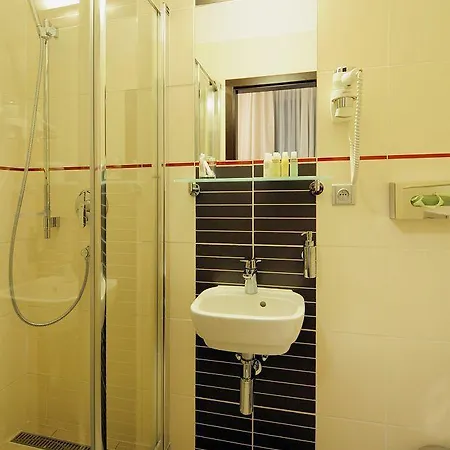 Otel Old Town 4*